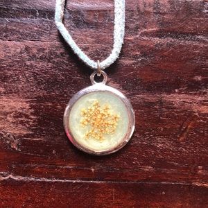 Vintage necklace 90s pressed flowers